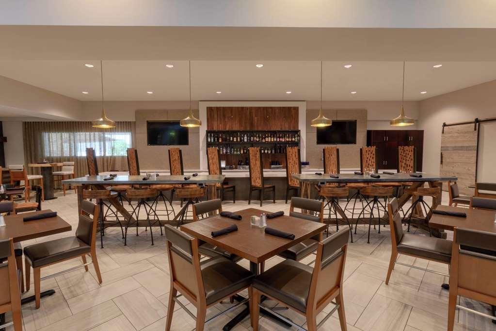 Doubletree Suites By Hilton Nashville Airport Restaurant bilde