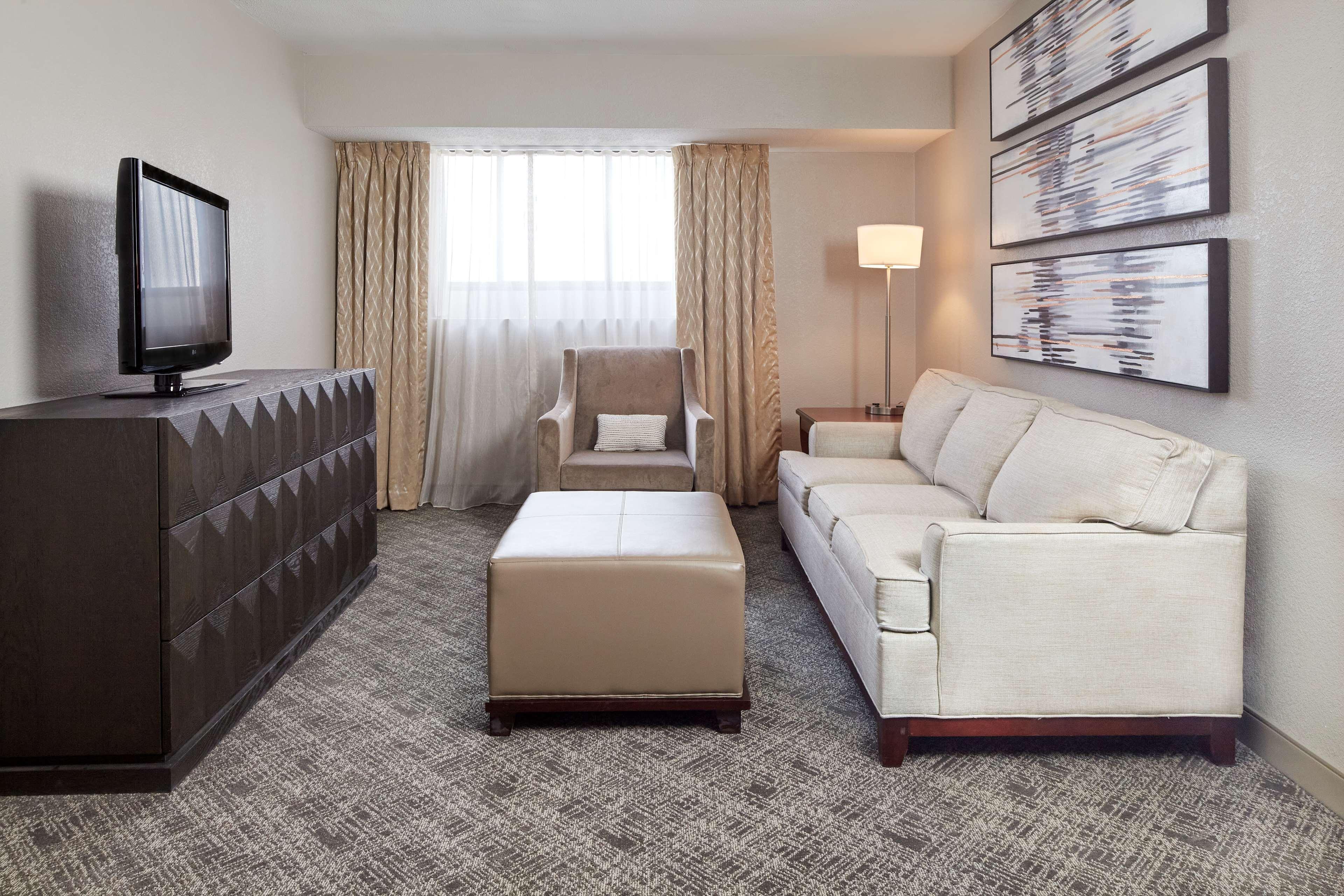 Doubletree Suites By Hilton Nashville Airport Eksteriør bilde