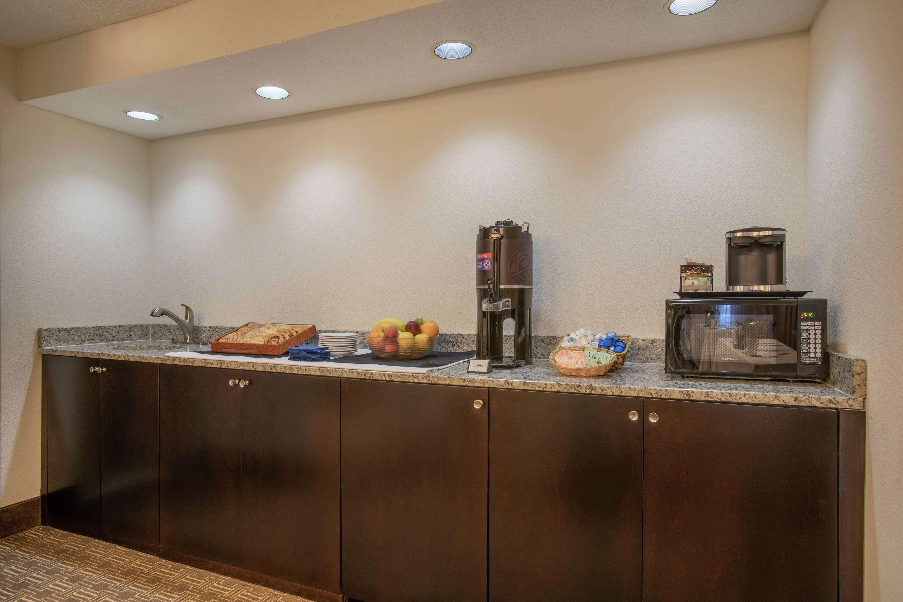 Doubletree Suites By Hilton Nashville Airport Eksteriør bilde