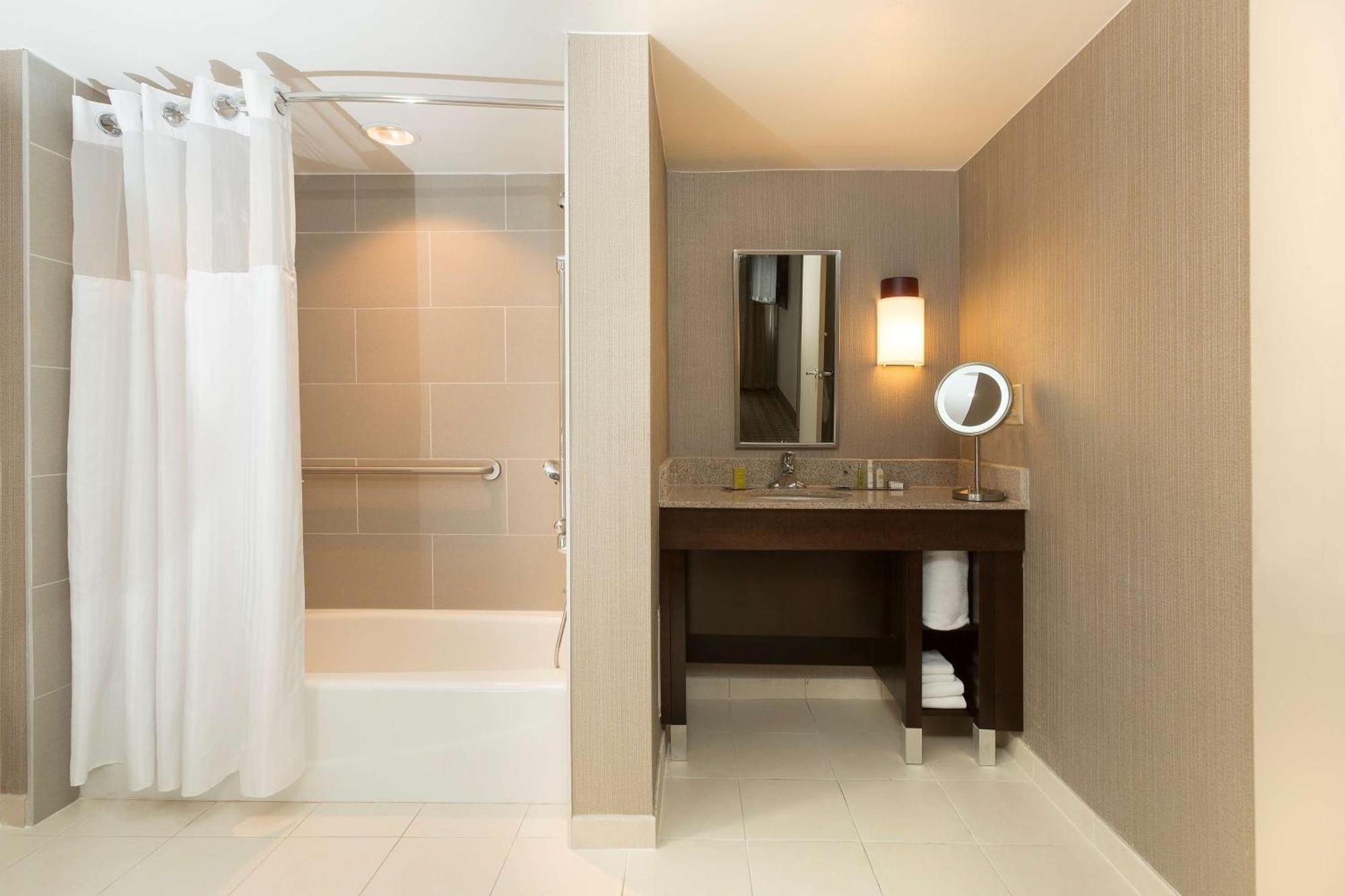 Doubletree Suites By Hilton Nashville Airport Eksteriør bilde