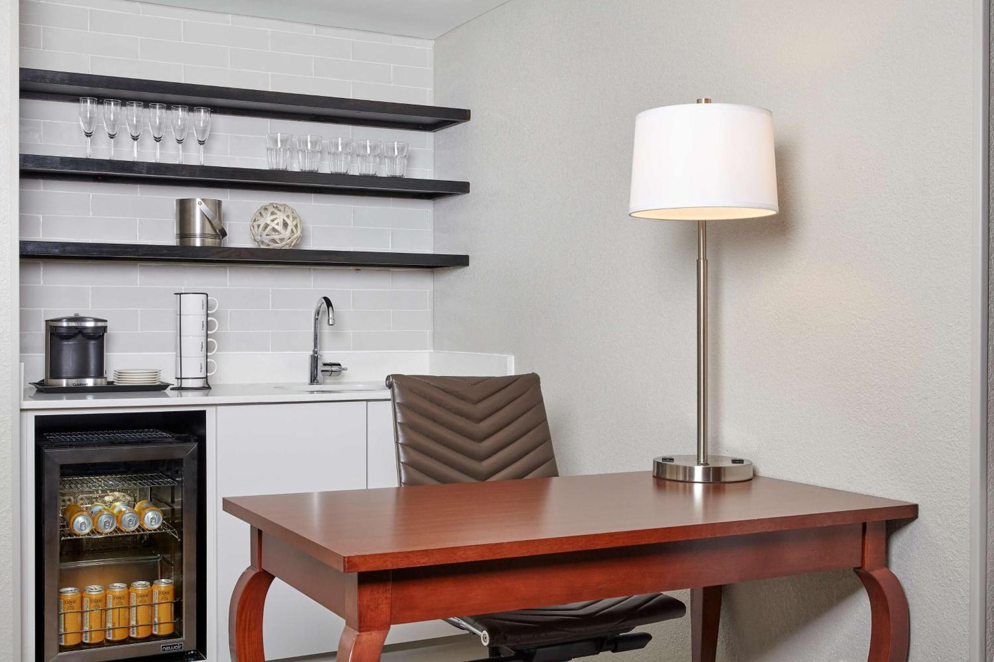 Doubletree Suites By Hilton Nashville Airport Eksteriør bilde