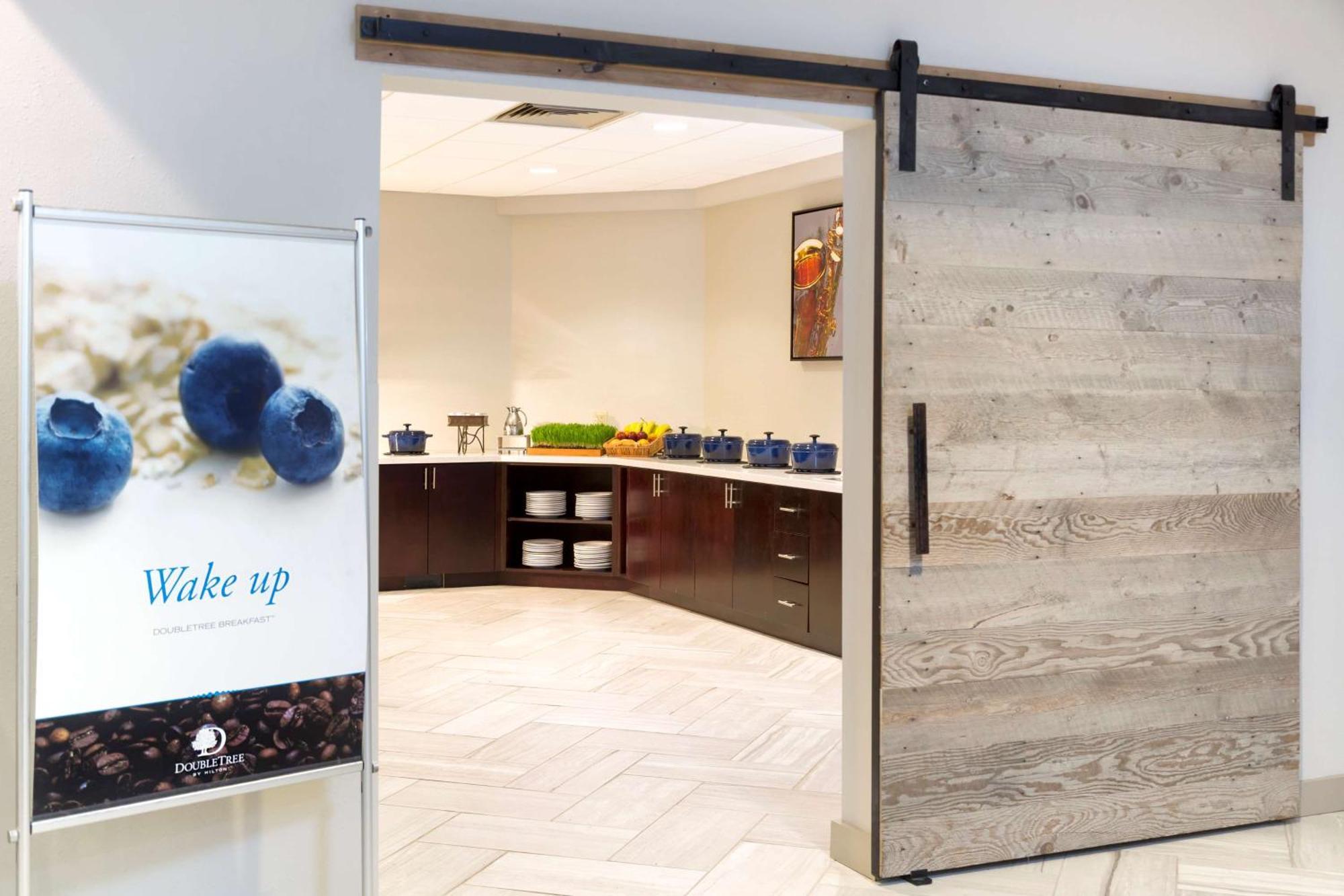 Doubletree Suites By Hilton Nashville Airport Eksteriør bilde