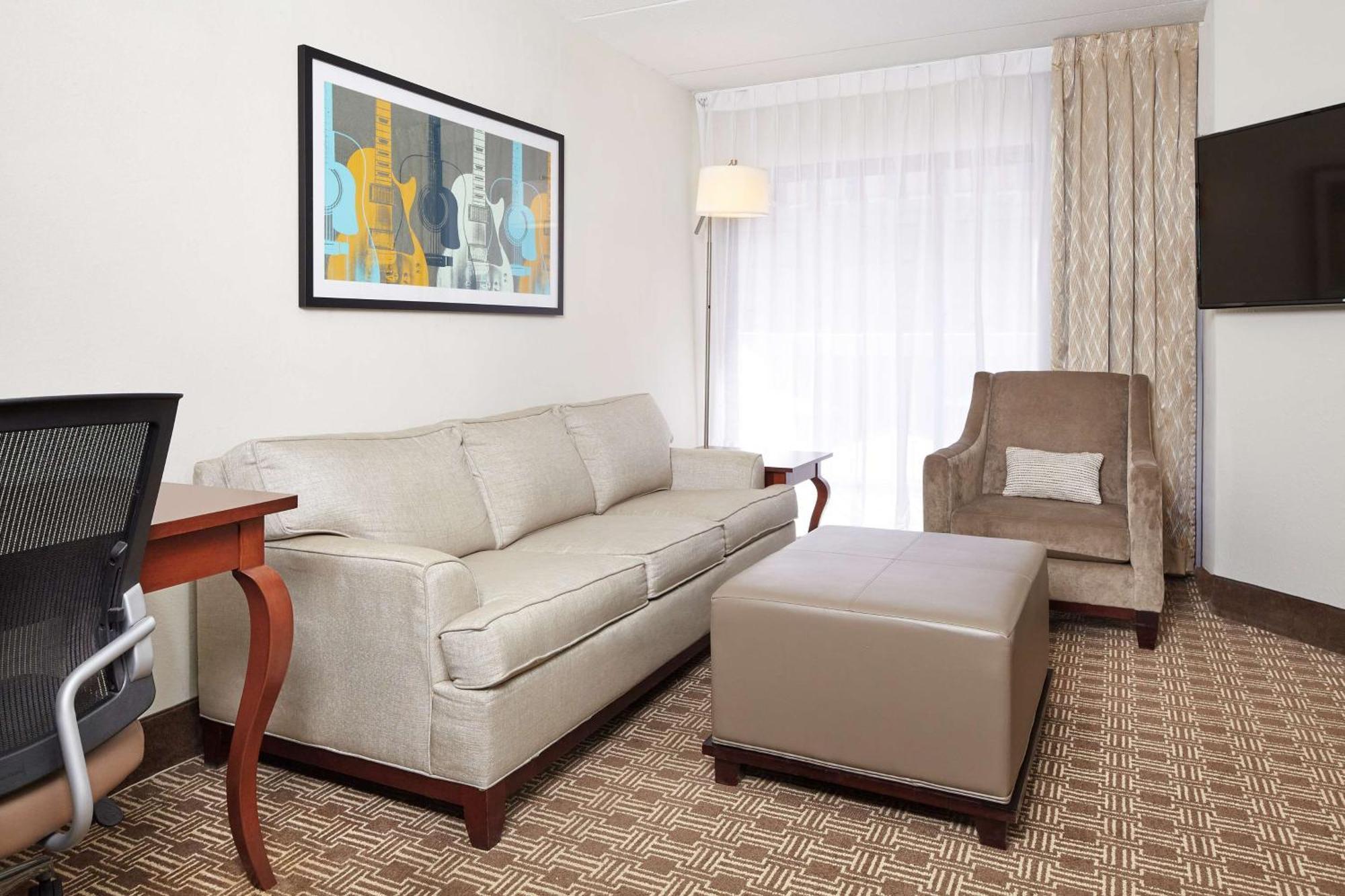 Doubletree Suites By Hilton Nashville Airport Eksteriør bilde